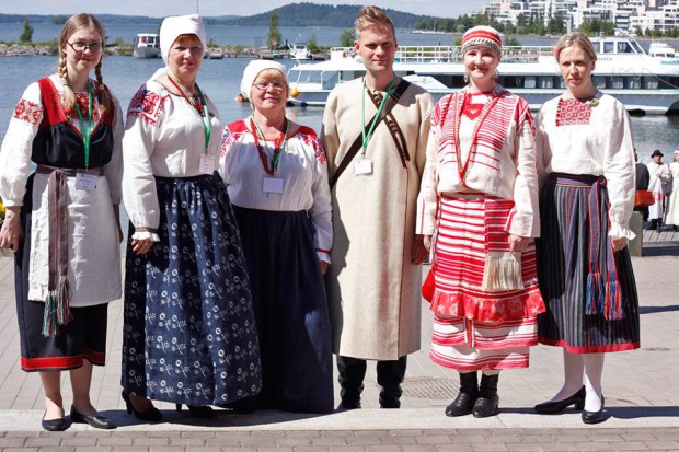 Финны в новгороде. Финны-ингерманландцы костюм. Финны-ингерманландцы расселение. Национальный костюм ингерманландцких фин. Финляндия народ финны.