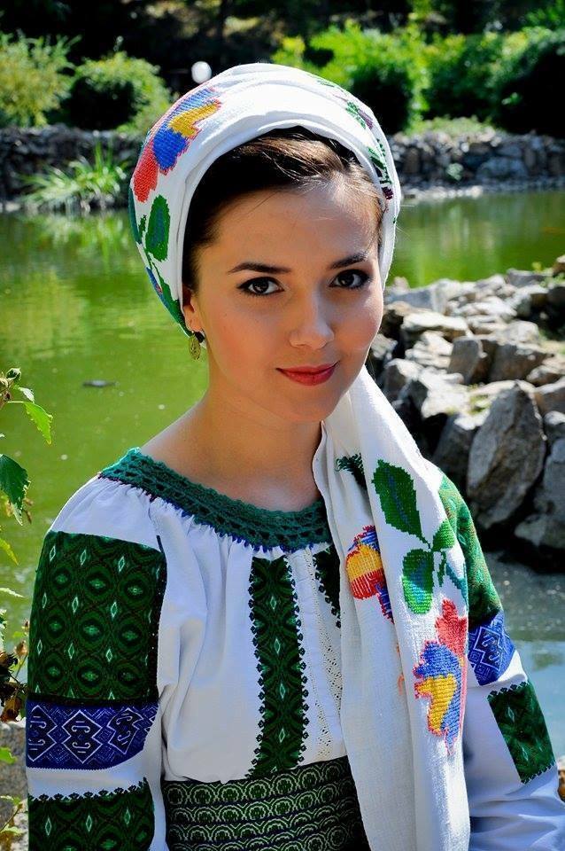 Румыны фото. Румыны внешность. Румыны женщины. Румынская внешность. Румынские девушки.