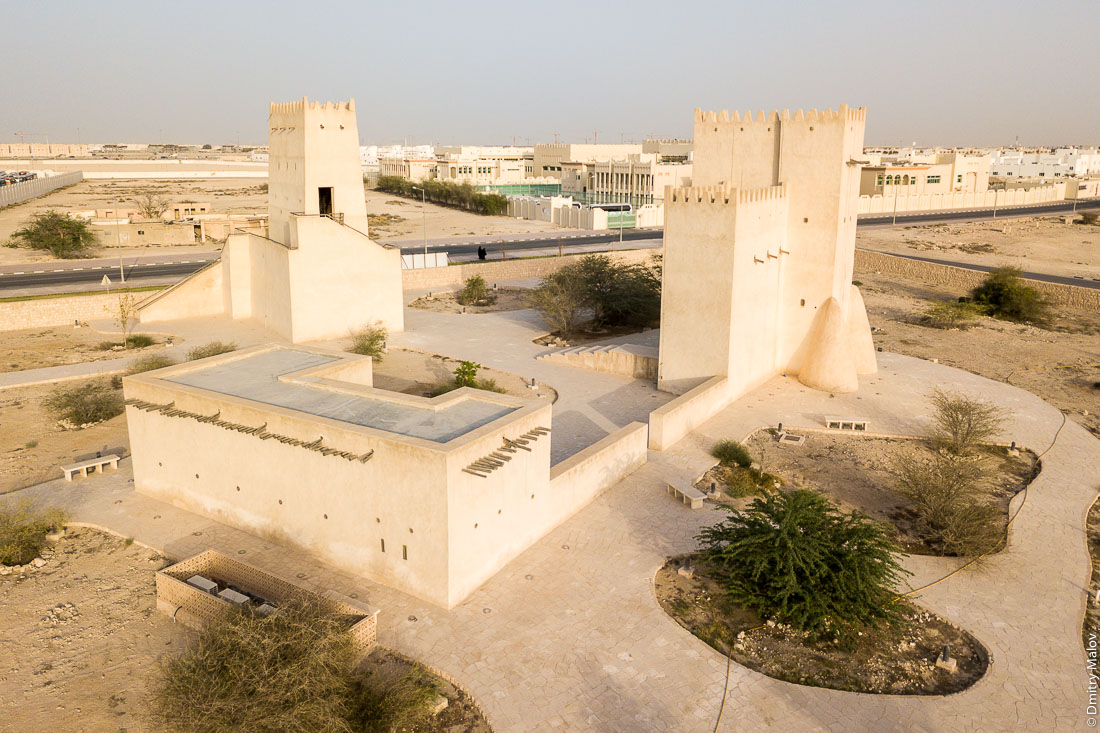 Barzan Towers aerial drone photo, Umm Salal Mohammed Fort Towers, Qatari Watchtowers, near Doha, Qatar. Сторожевые башни Барзан, около Дохи, Катар