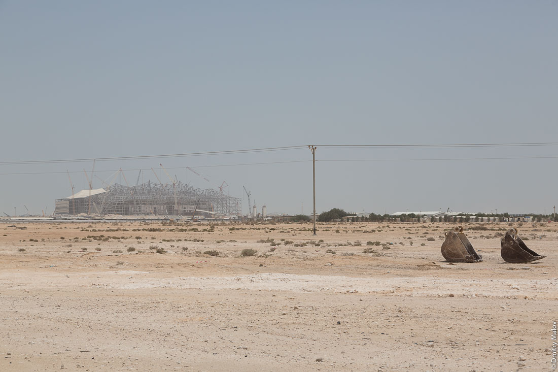 Строительство стадиона Аль-Байт для Чемпионата мира по футболу 2022 года около города Аль-Хор (Эль-Хаур), Катар. Construction of Al Bayt Stadium for 2022 FIFA World football Cup near Al Khor town, Qatar