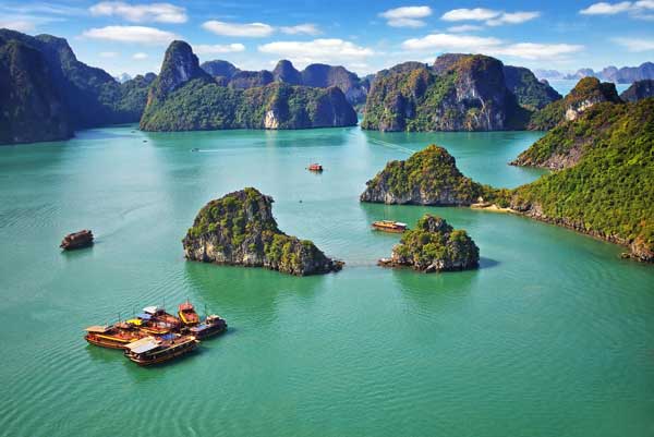 популярный курорт на севере Вьетнамае Халонг