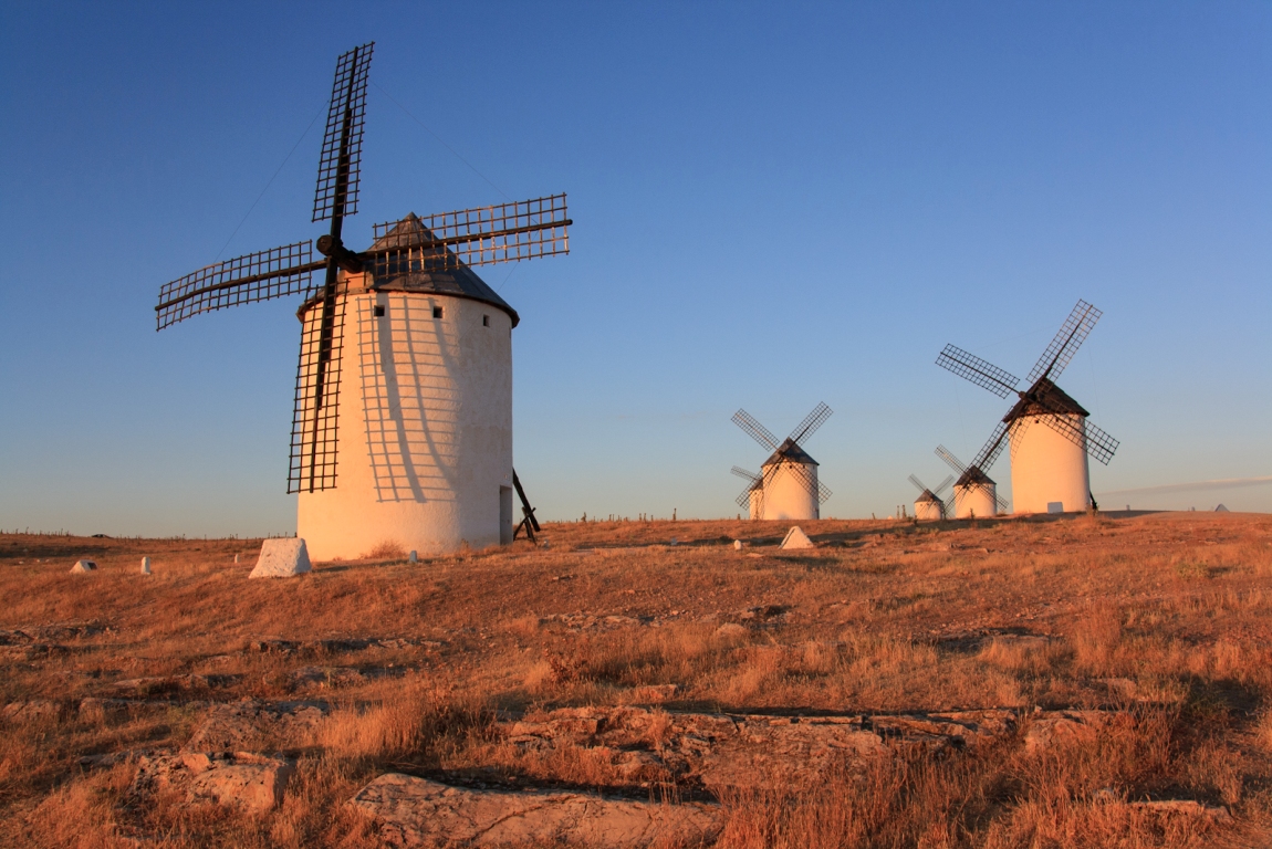 Ветряные мельницы после «Дон Кихота» Сервантеса стали у многих ассоциироваться с Испанией