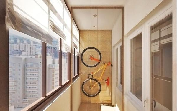 Если балкон хорошо утеплен и защищен от различных воздействий, в нем можно хранить как велосипед, так и пылесос