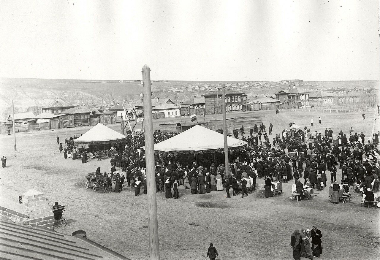 Карусели на Новобазарной площади.1910-е