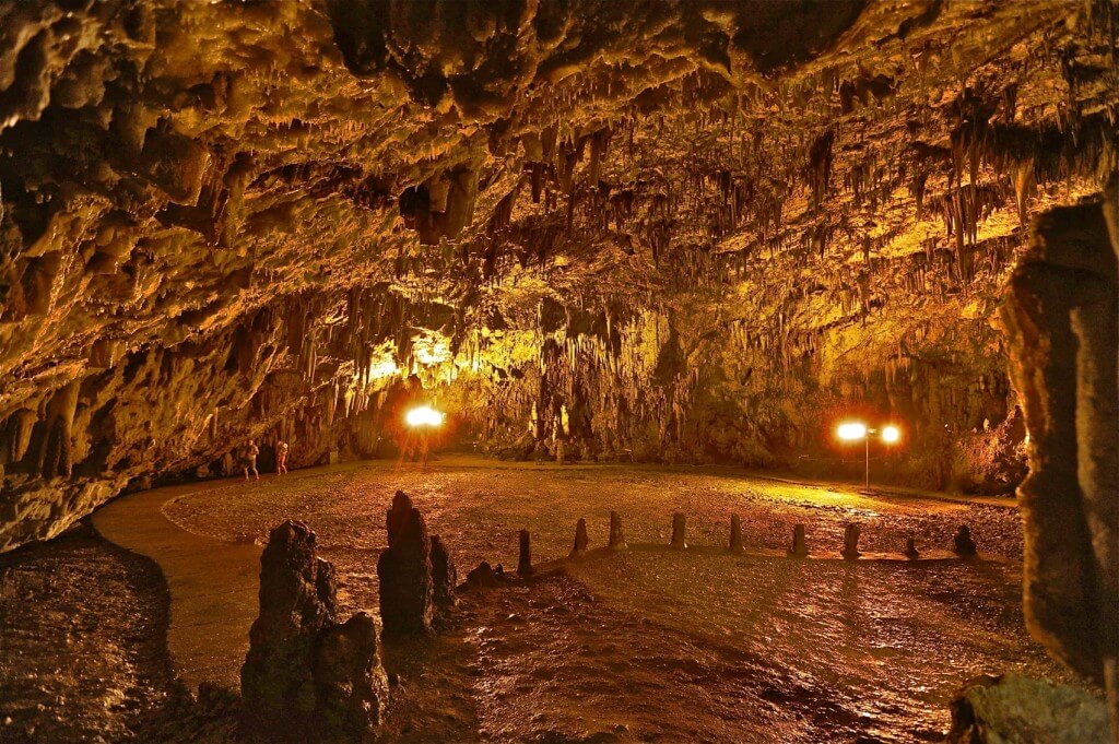Достопримечательность: пещера Дрогарати