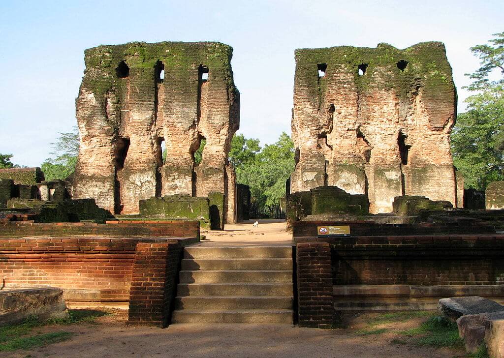 Руины Полоннарувы, сохранившиеся до сегодня