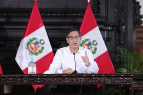 Peruvian President Martin Vizcarra addresses reporters from the Government Palace in Lima. Photo: ANDINA/Presidency of the Republic