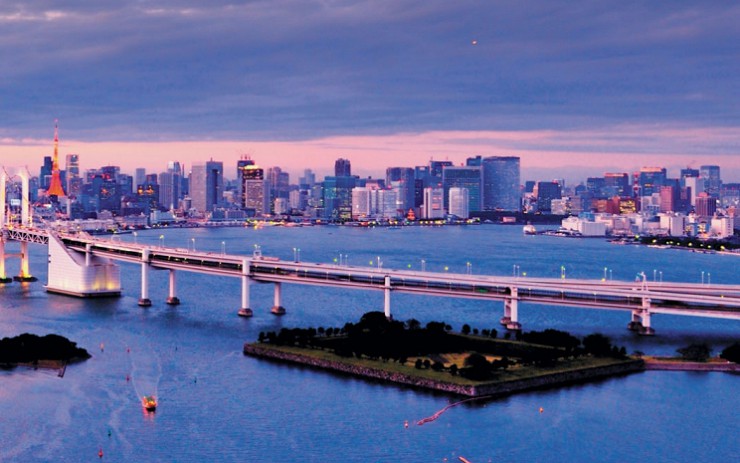 Панорама Токио. Токийский залив и Радужный мост
