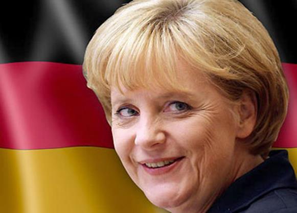 Федеральный канцлер Германии Ангела Меркель на фоне государственного флага