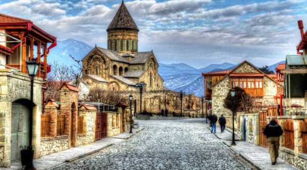 Грузия - пркрасная и древняя страна с необычной историей и многовековыми традициями