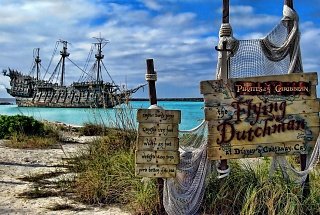 Летучий Голландец из Пиратов Карибского моря