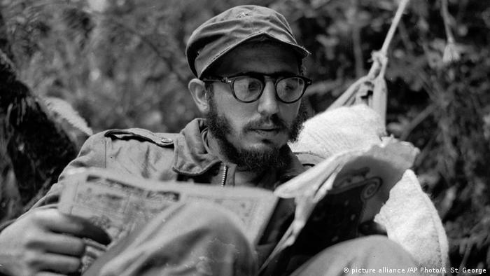 Фидель Кастро в лагере повстанцев