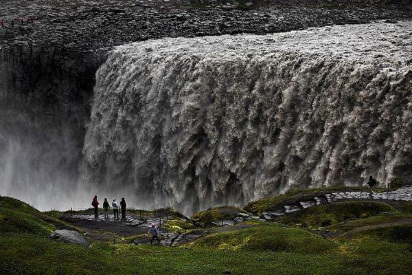 Необычный водопад Деттифосс на северо-востоке Исландии